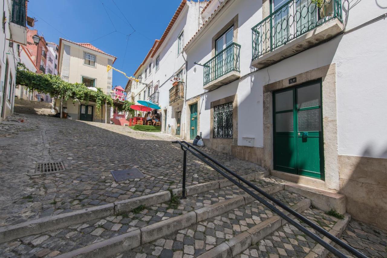 Апартаменты Alfama Typical Beco Da Adica Лиссабон Экстерьер фото